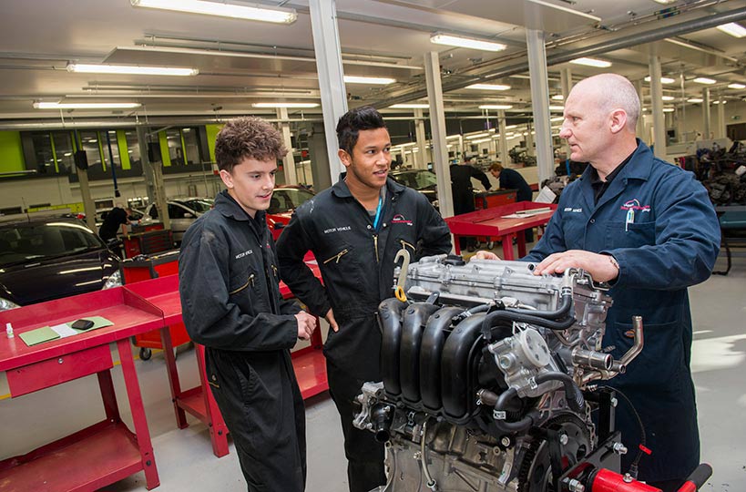 Students at the Engineering Innovation Centre have the opportunity to get the best training in their field.