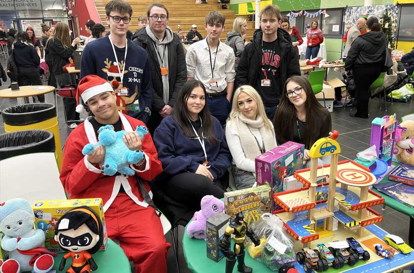 The curriculum’s two learning companies, The Eventors and Visionize, organised and delivered a Christmas market at the Derby Road campus, which was open to staff and students.