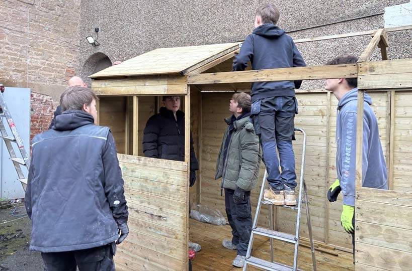 A Mansfield Woodhouse-based charity is getting its outdoor space set for a springtime project, thanks to the assistance of plastering students at the college.